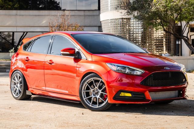 Used 2018 Ford Focus ST w/ Equipment Group 401A image 34