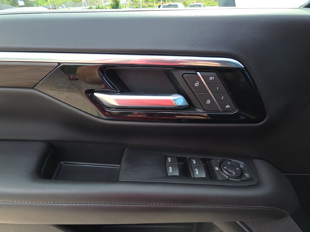 Used 2025 Chevrolet Tahoe Z71 AWD/4WD image 13