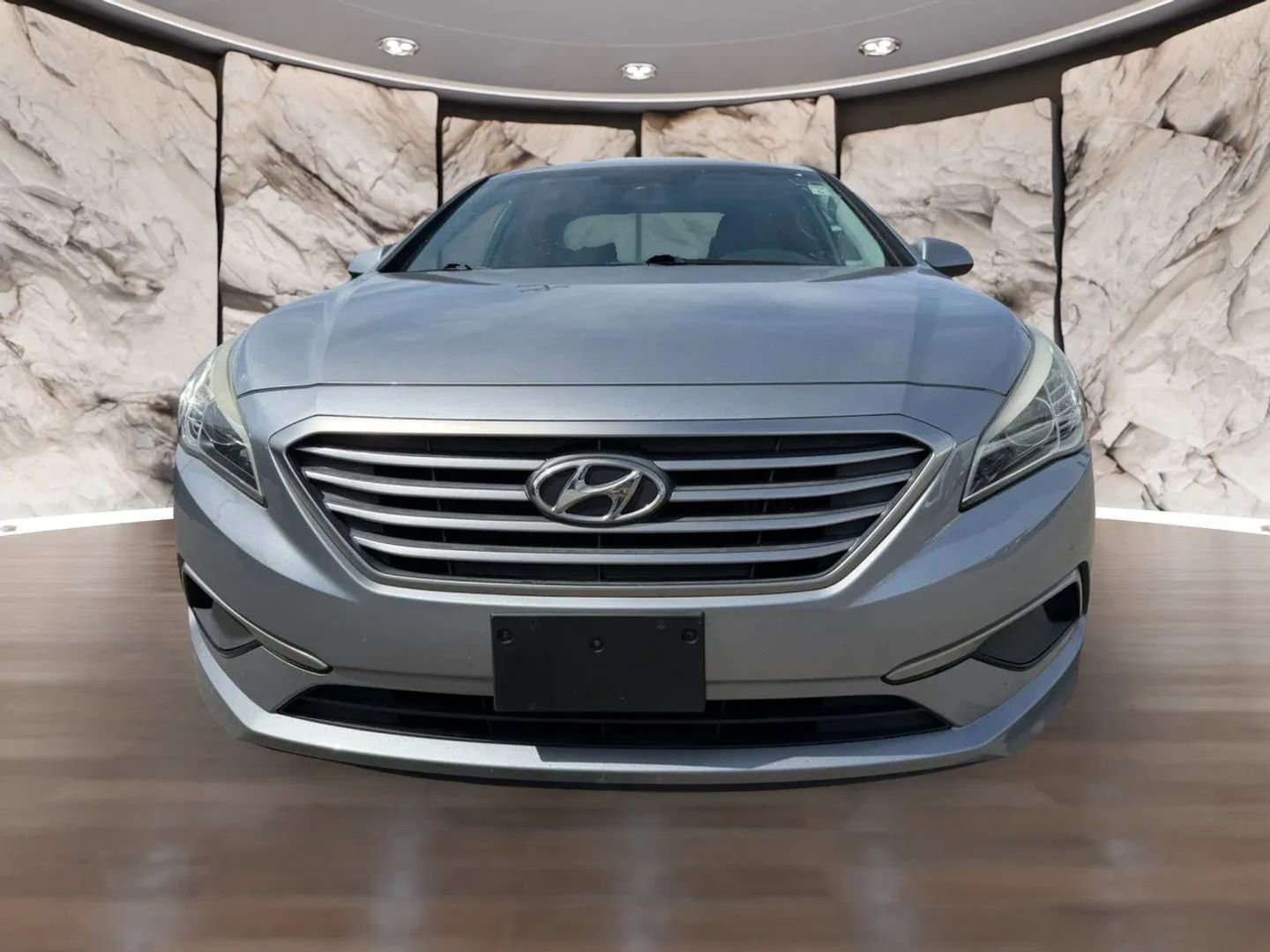 Used 2017 Hyundai Sonata ECO image 2