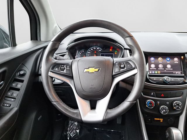 Used 2020 Chevrolet Trax LT w/ Sun & Sound Package FWD image 21