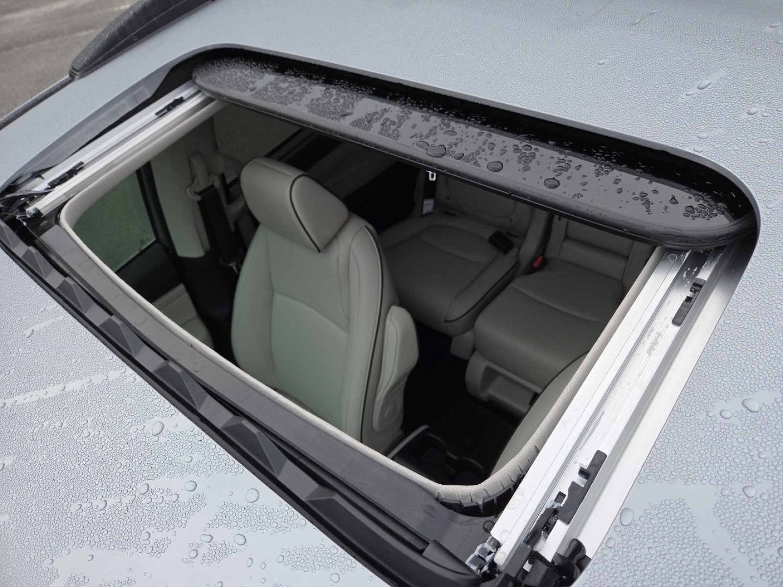 New 2026 Honda Odyssey Touring image 3