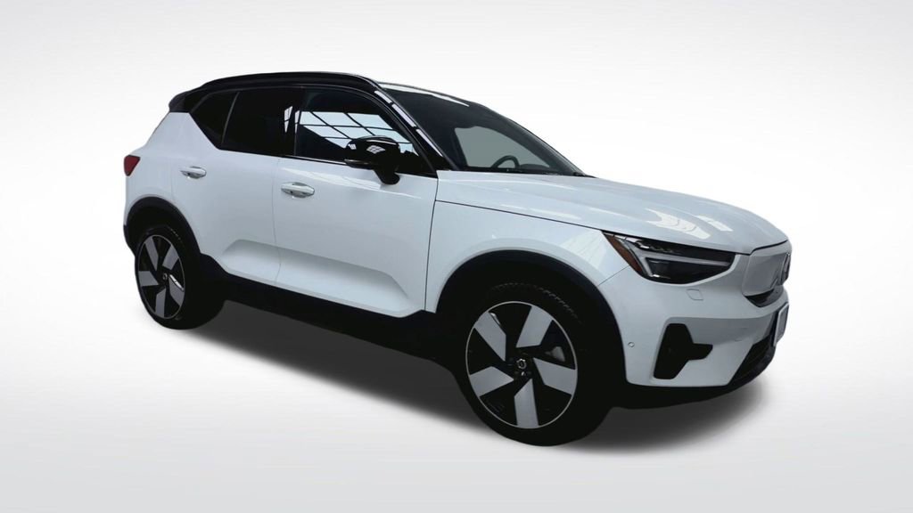 Used 2023 Volvo XC40 Recharge Ultimate image 2