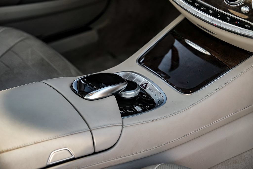 Used 2019 Mercedes-Benz S 560 Sedan image 25
