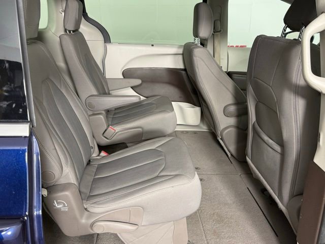 Used 2019 Chrysler Pacifica Touring Plus w/ Advanced Safetytec Group image 32