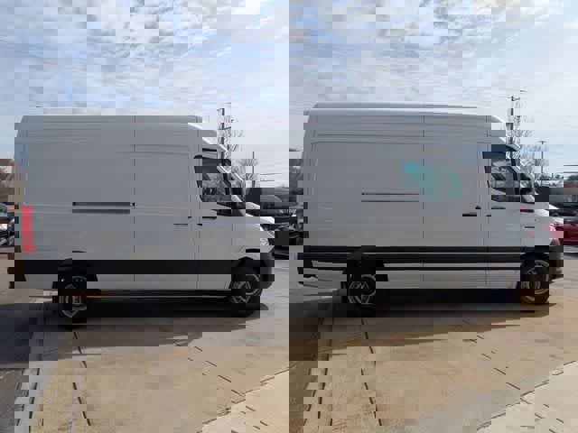 Used 2024 Mercedes-Benz eSprinter 170 Cargo image 12