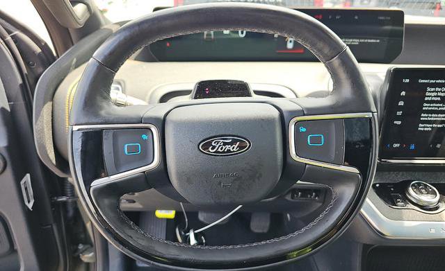 Used 2025 Ford Expedition Tremor AWD/4WD image 7