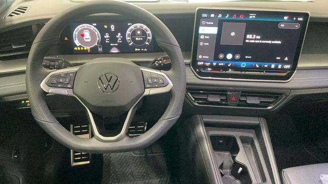 New 2026 Volkswagen Tiguan SE R-Line AWD/4WD image 10