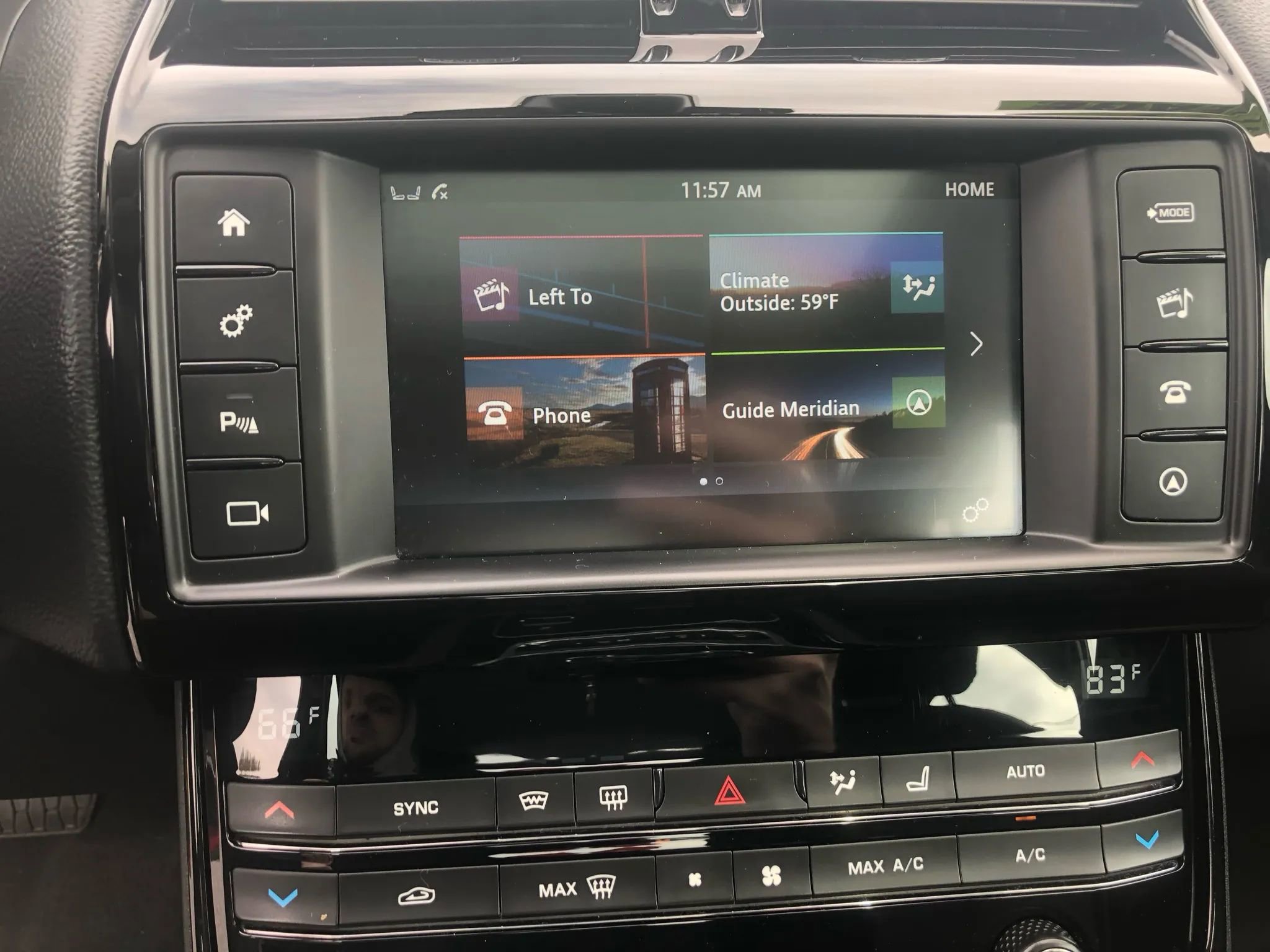 Used 2018 Jaguar XE Premium RWD image 15