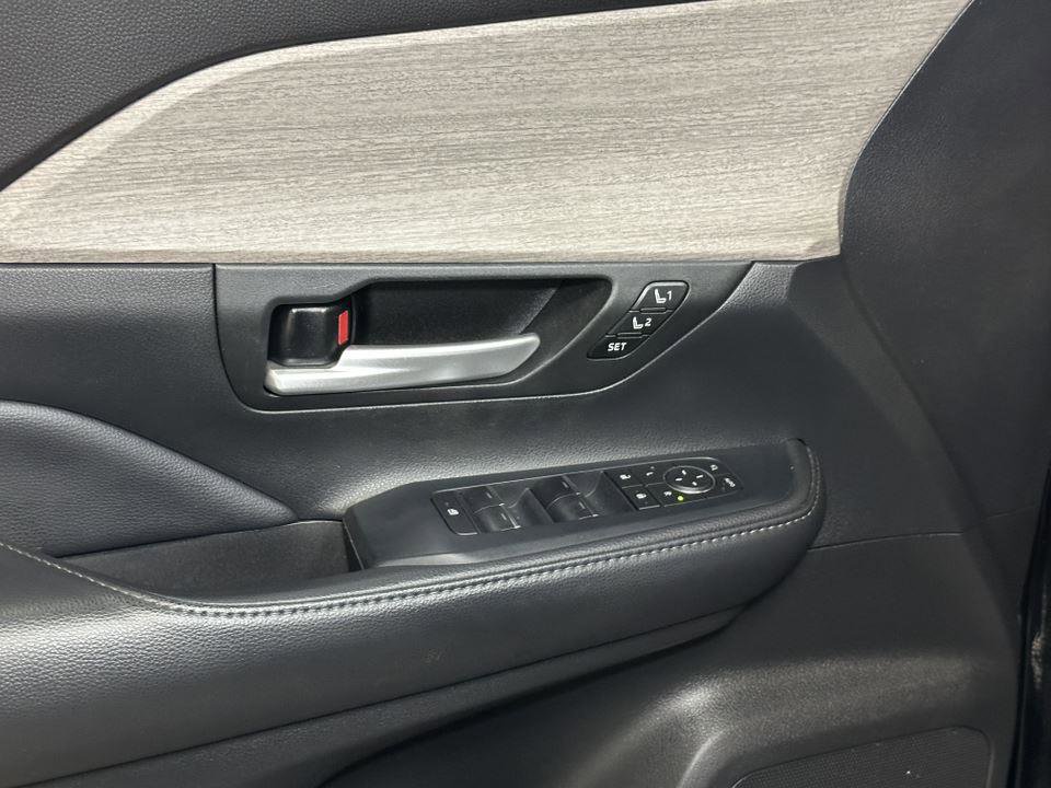 Used 2024 Toyota Grand Highlander Platinum image 21