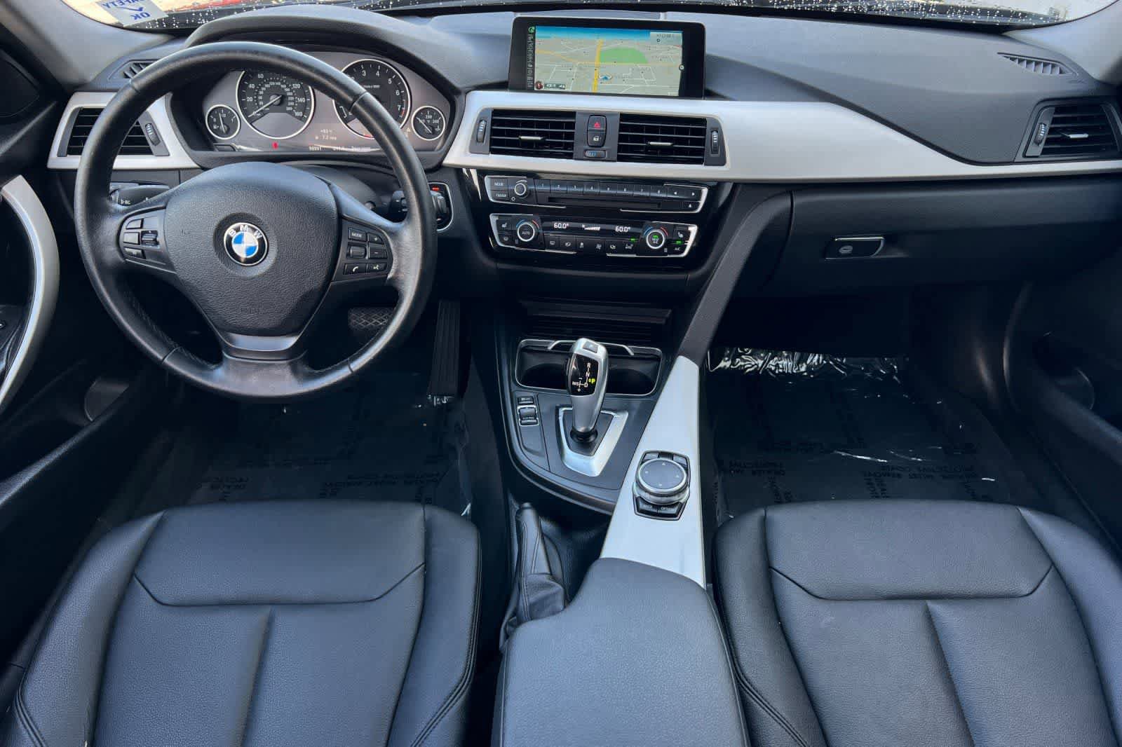 Used 2016 BMW 320i xDrive Sedan image 4