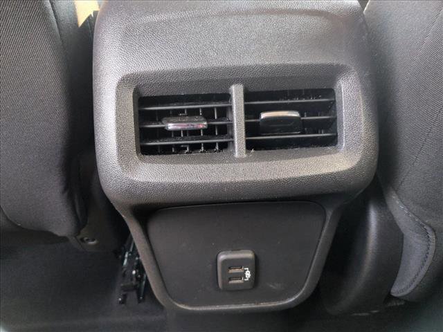 Used 2023 GMC Terrain SLE w/ Driver Convenience Package image 16