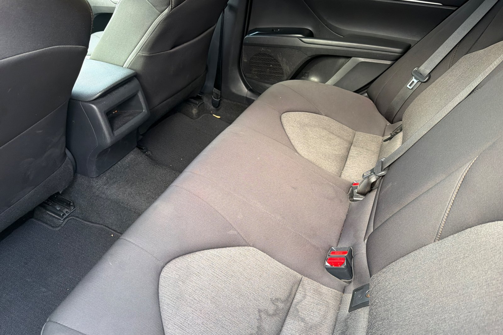 Used 2020 Toyota Camry LE w/ Carpet Mat Package FWD image 16