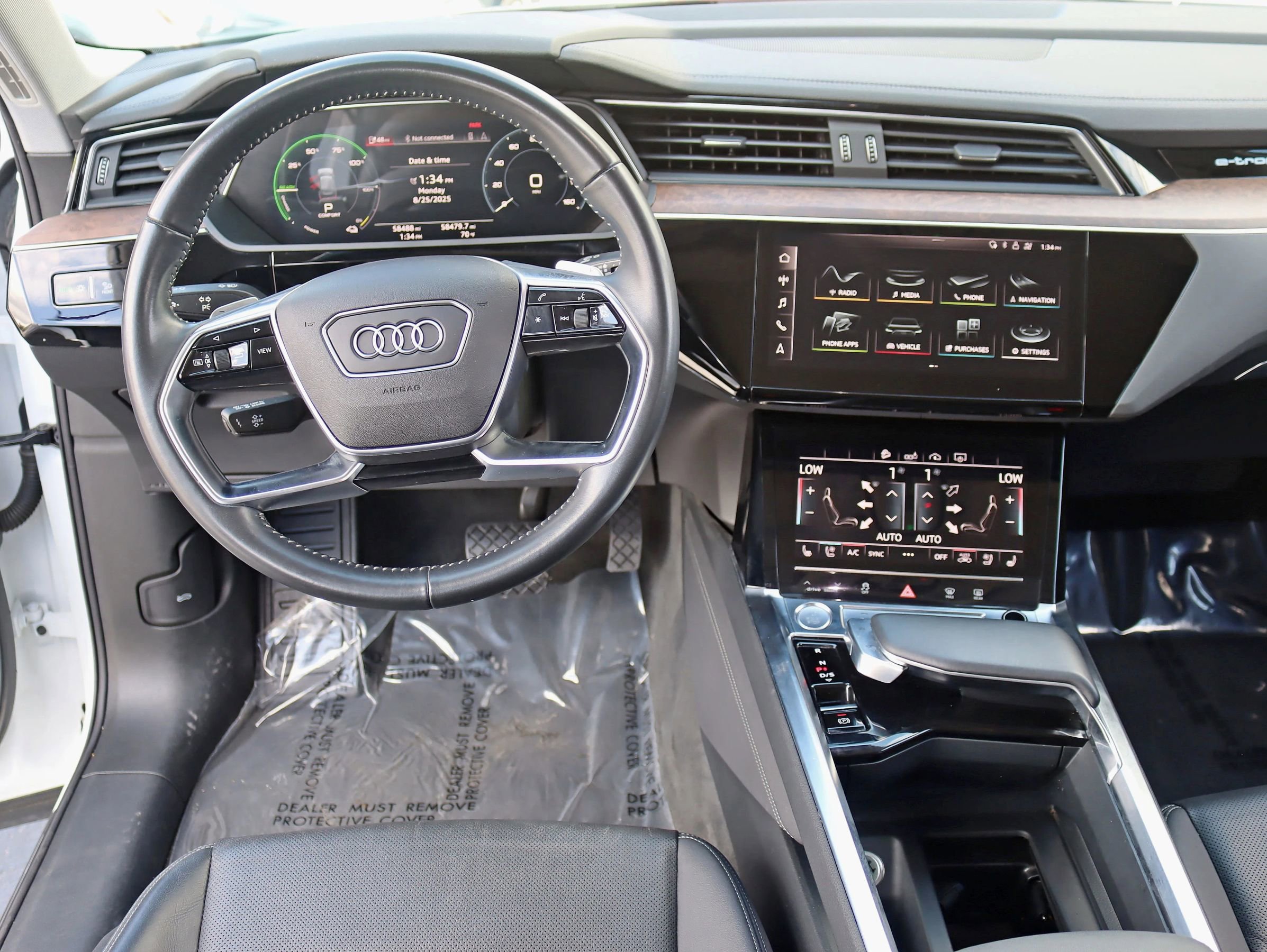 Used 2019 Audi e-tron Premium Plus image 17