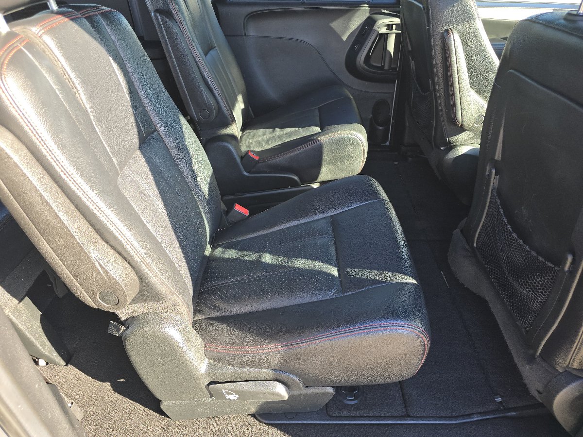 Used 2018 Dodge Grand Caravan GT FWD image 19