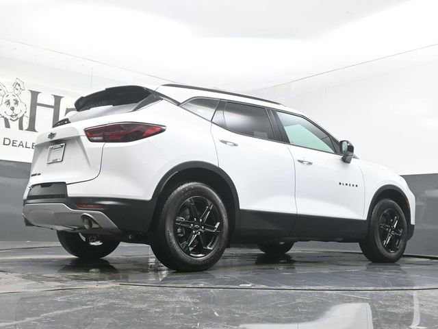New 2025 Chevrolet Blazer LT w/ Midnight/Sport Edition AWD/4WD image 11