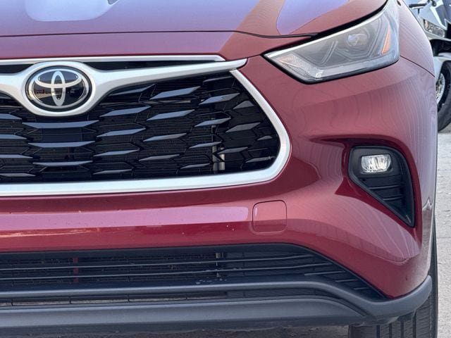 Used 2023 Toyota Highlander XLE image 9