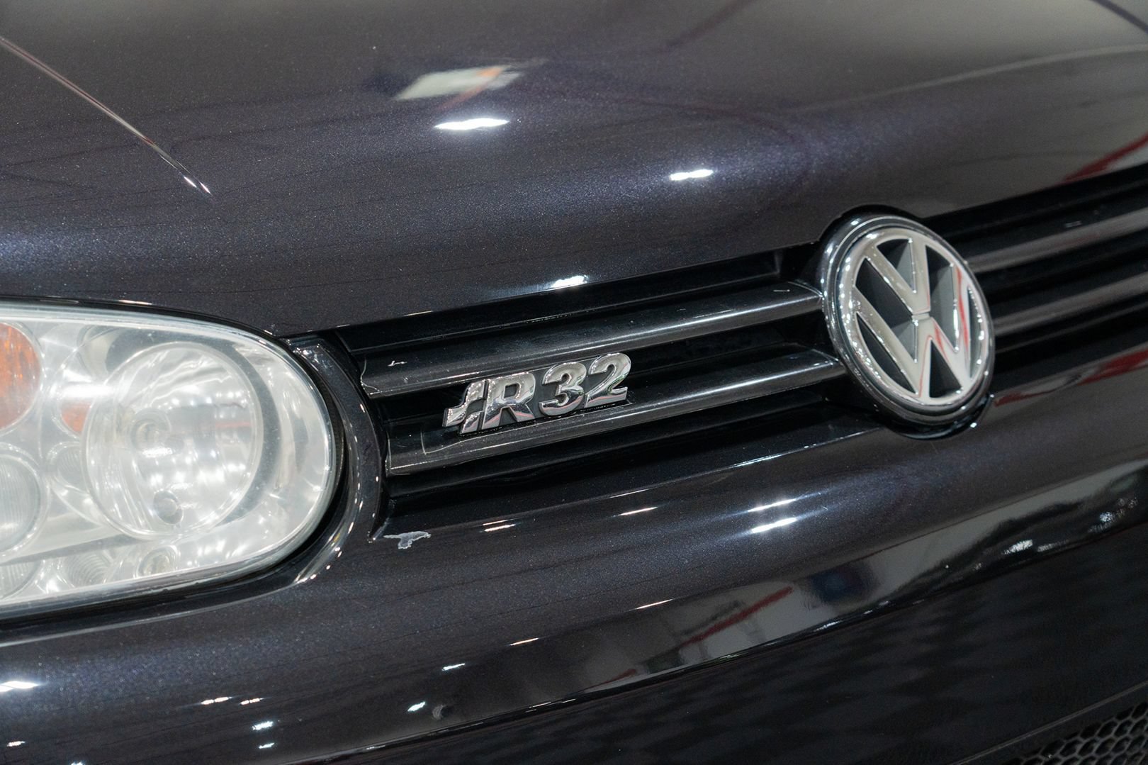 Used 2004 Volkswagen R32 AWD/4WD image 13