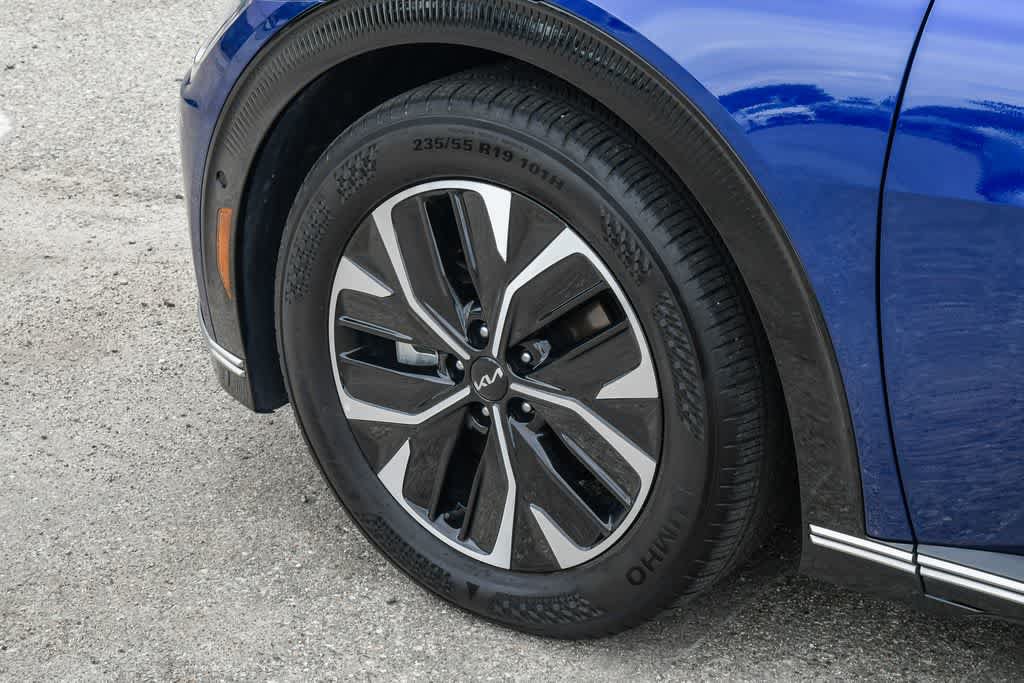 Used 2023 Kia EV6 Wind w/ Wind Technology Package AWD/4WD image 10