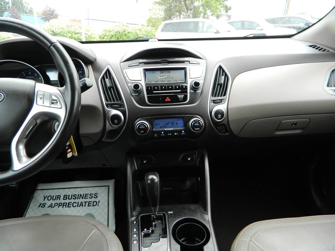 Used 2010 Hyundai Tucson Limited FWD image 16