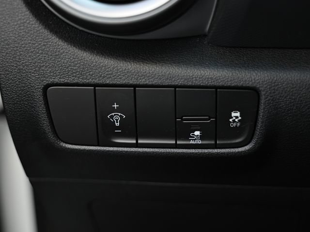 Used 2023 Hyundai Kona SEL FWD image 18
