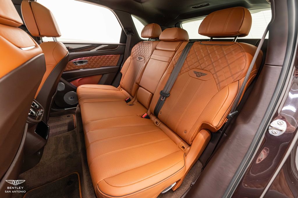 Used 2021 Bentley Bentayga AWD/4WD image 24