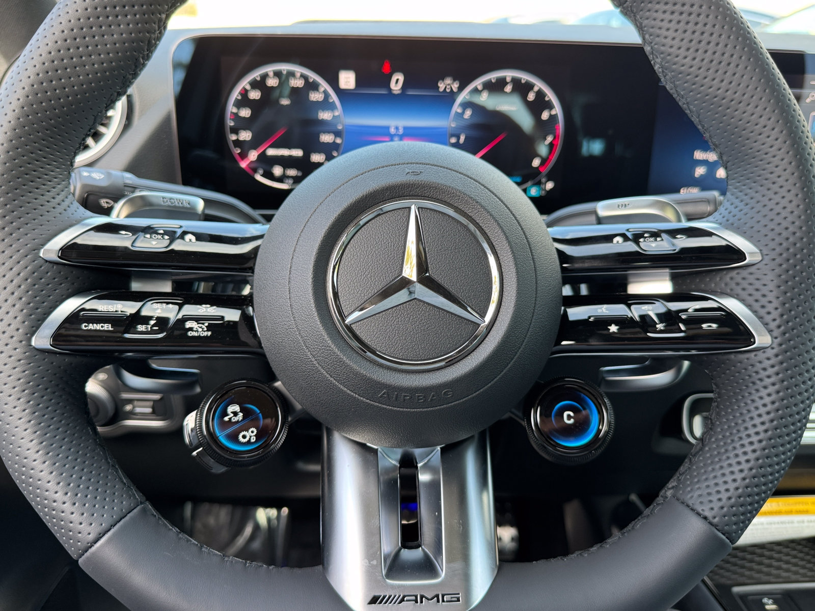 New 2026 Mercedes-Benz GLA 35 AMG 4MATIC image 11