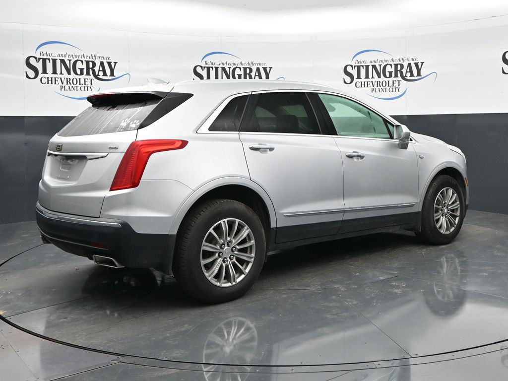 Used 2017 Cadillac XT5 Luxury w/ Driver Awareness Package FWD image 7
