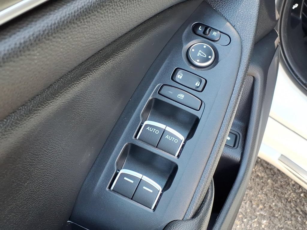 Used 2019 Honda Accord Touring image 13