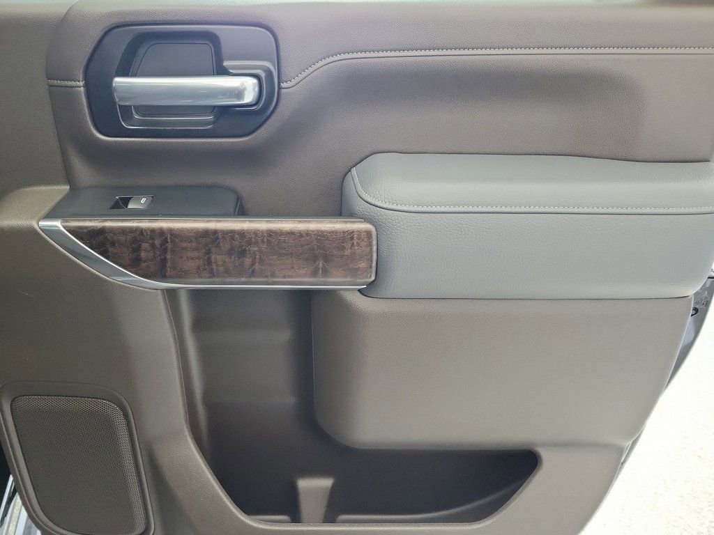 Certified 2022 GMC Sierra 2500 Denali w/ Denali Black Diamond Edition image 19