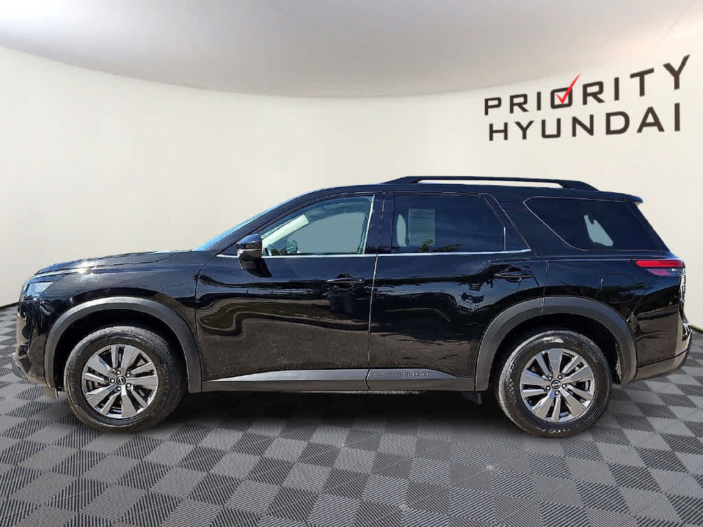 Used 2025 Nissan Pathfinder SV FWD image 6