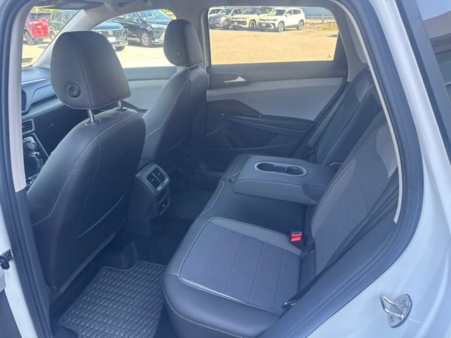 Certified 2023 Volkswagen Taos SE w/ Panoramic Sunroof Package AWD/4WD image 16