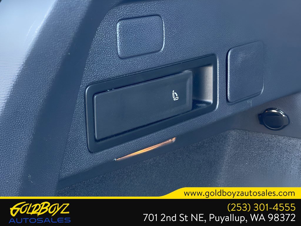 Used 2021 Volkswagen Tiguan S image 40