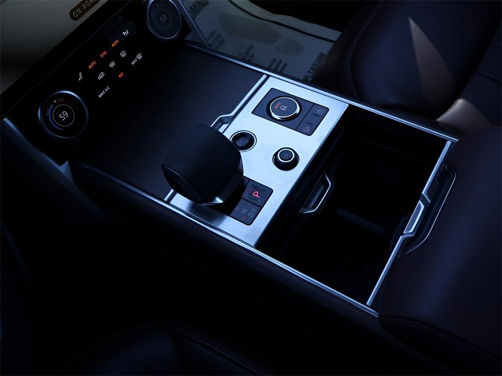 Used 2023 Land Rover Range Rover SE image 25