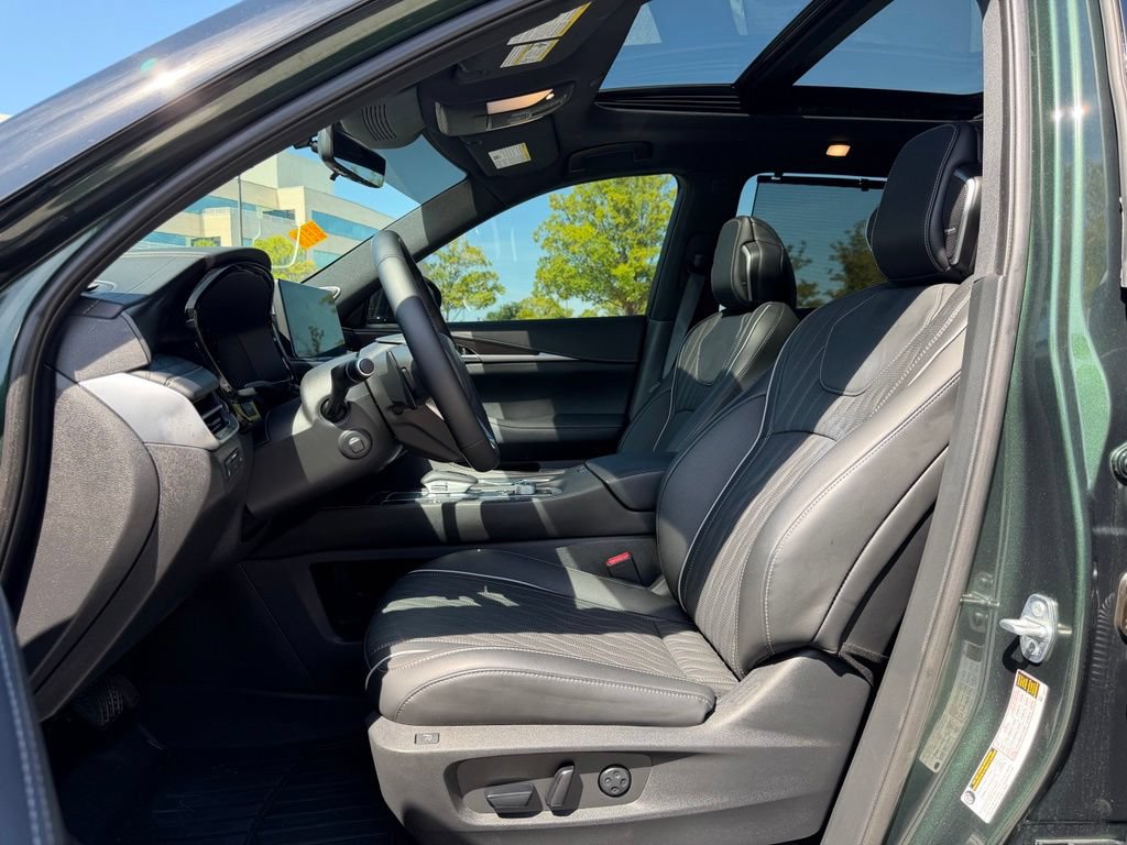 Used 2026 INFINITI QX60 Autograph w/ Dark Cargo Package AWD/4WD image 16