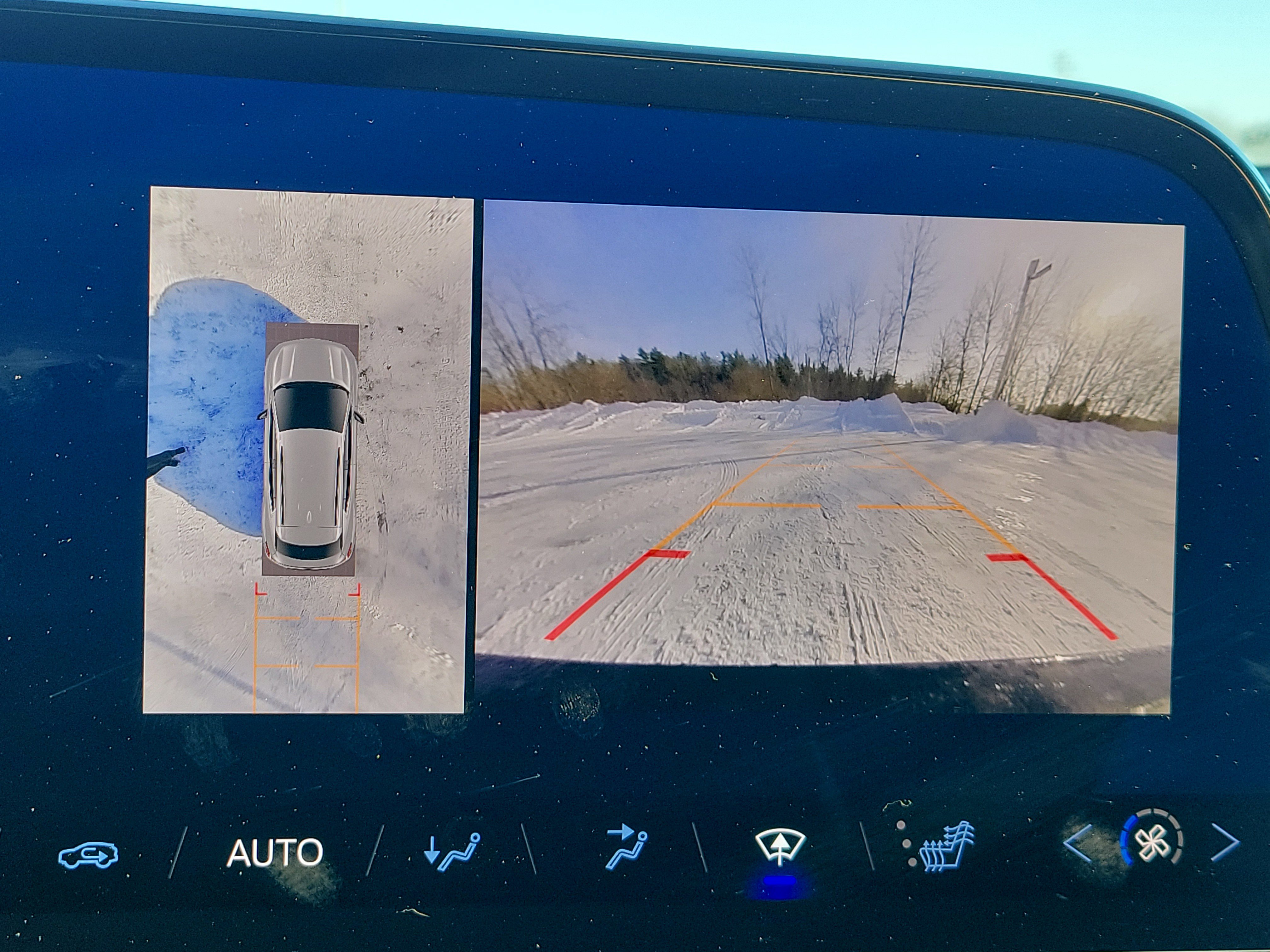 Used 2025 Chevrolet Equinox EV LT w/ Convenience Package image 26