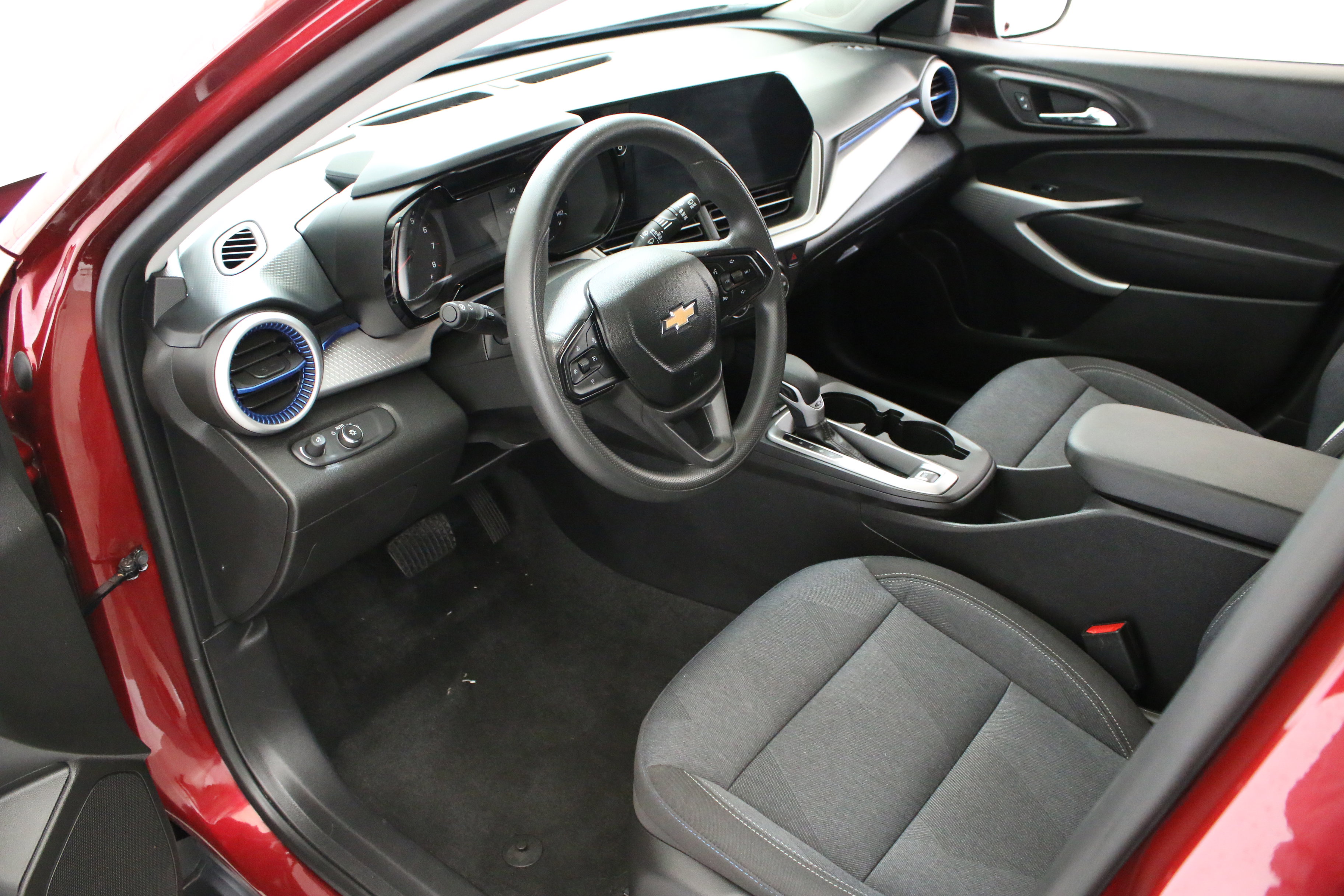 Certified 2024 Chevrolet Trax LS FWD image 25
