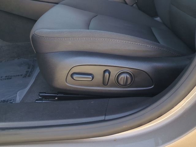 Used 2023 Chevrolet Malibu LT FWD image 29