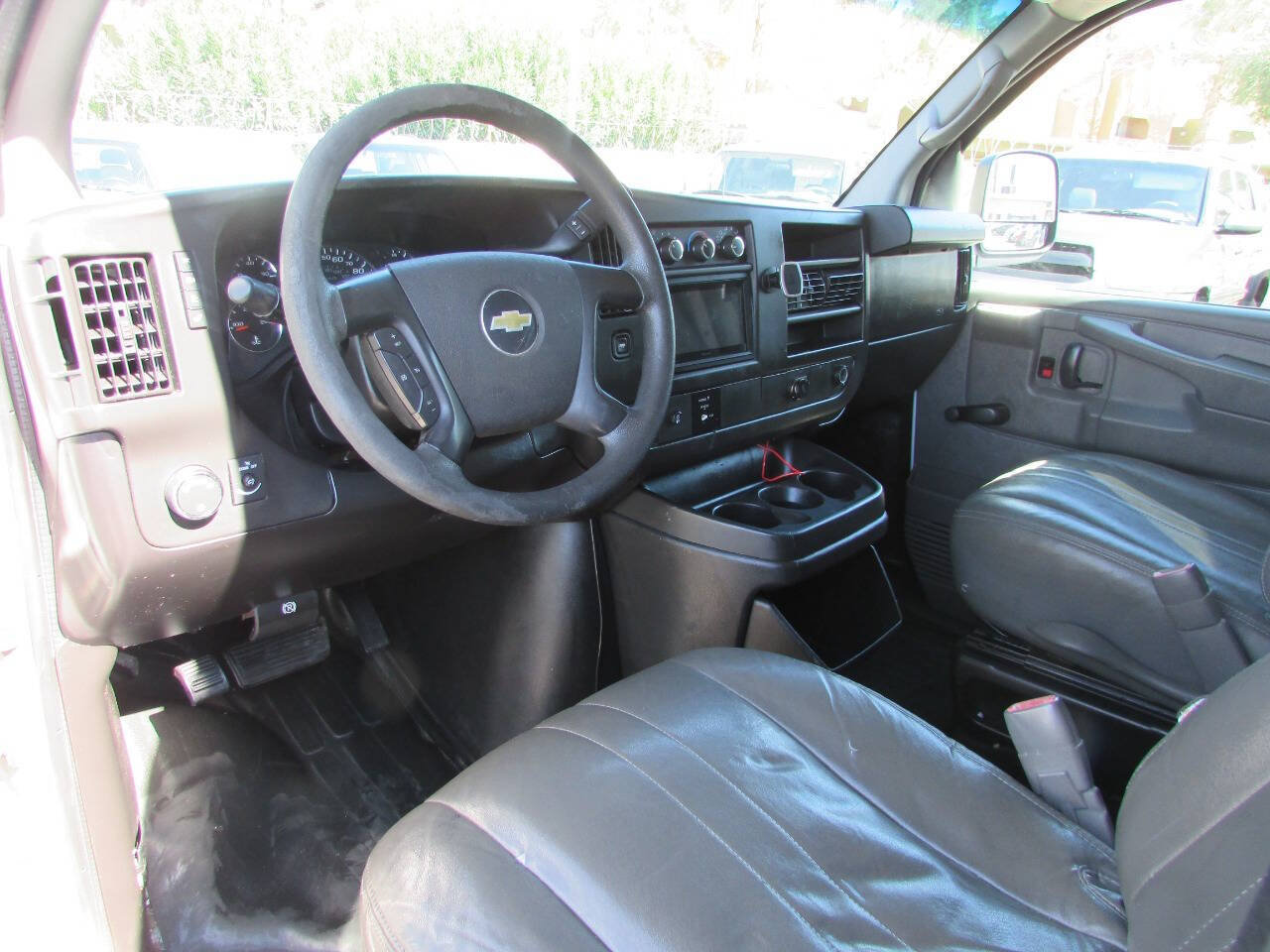 Used 2013 Chevrolet Express 2500 RWD image 10