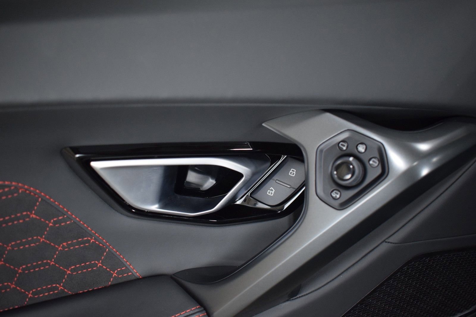 Used 2023 Lamborghini Huracan EVO image 41