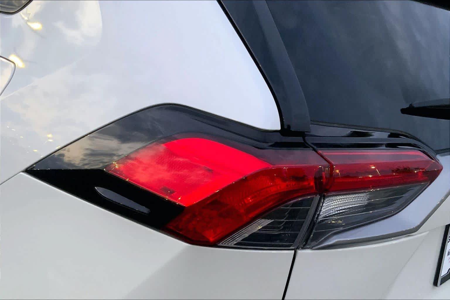 Used 2022 Toyota RAV4 Limited w/ Limited Grade Weather Package AWD/4WD image 27