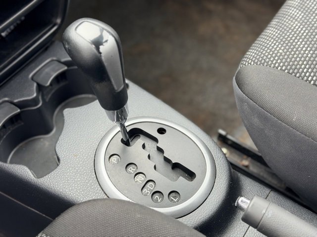 Used 2009 Suzuki SX4 AWD Hatchback w/ Touring Pkg image 12