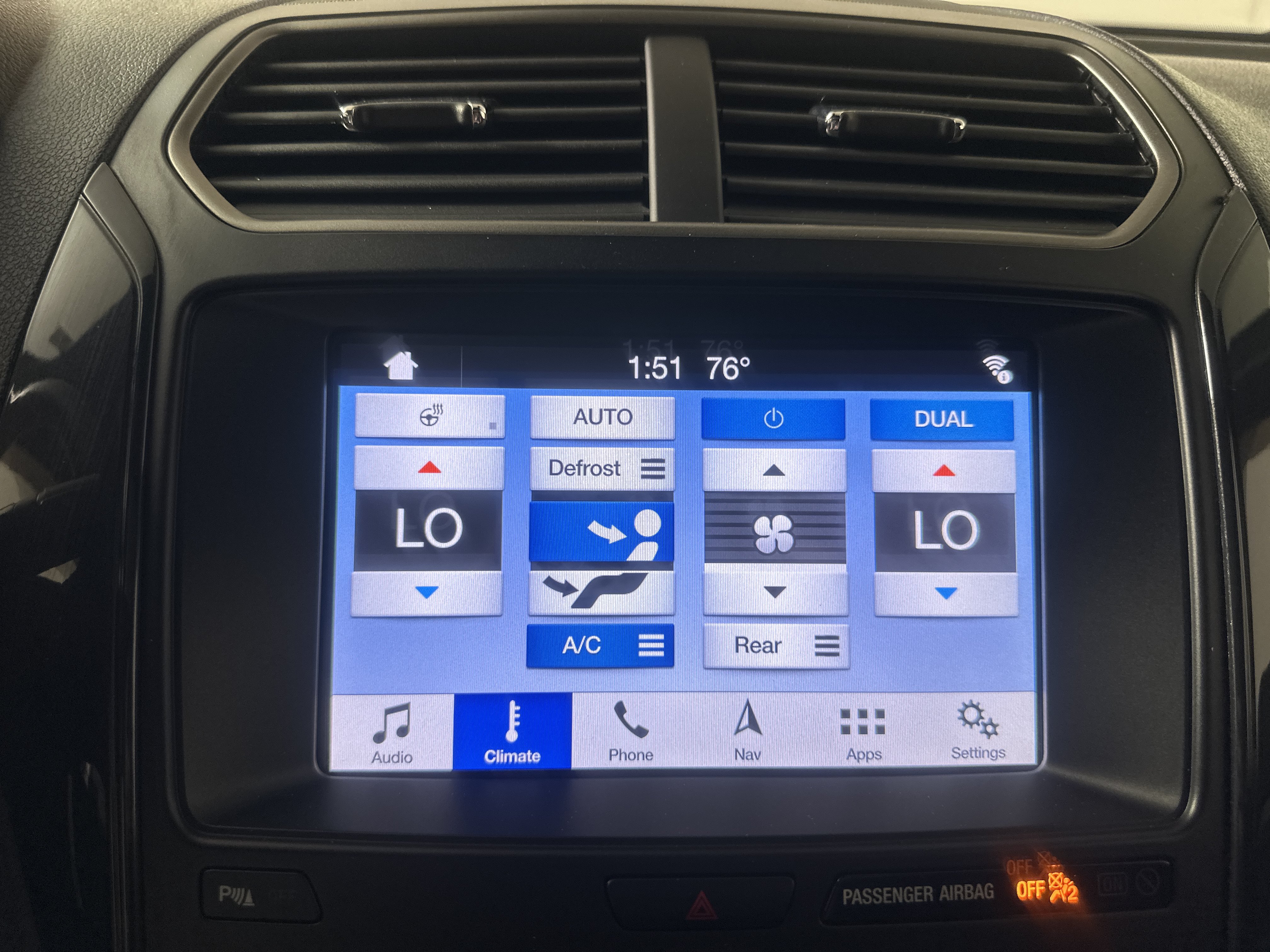 Used 2019 Ford Explorer XLT w/ Equipment Group 202A AWD/4WD image 16