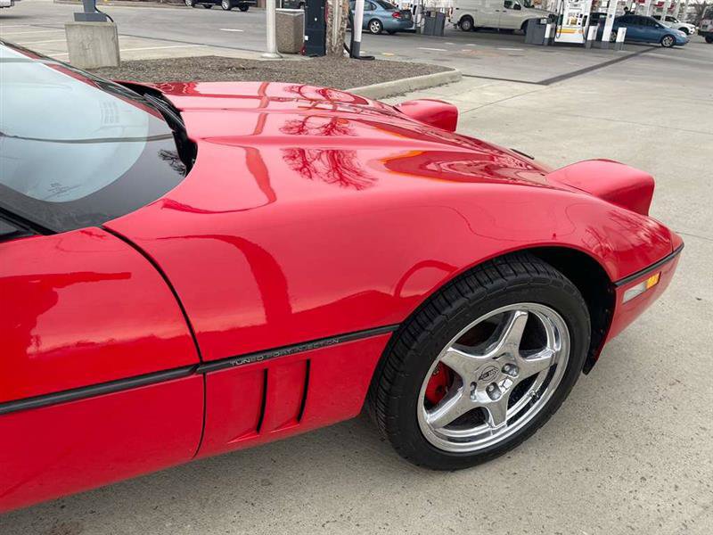 Used 1990 Chevrolet Corvette Convertible RWD image 73