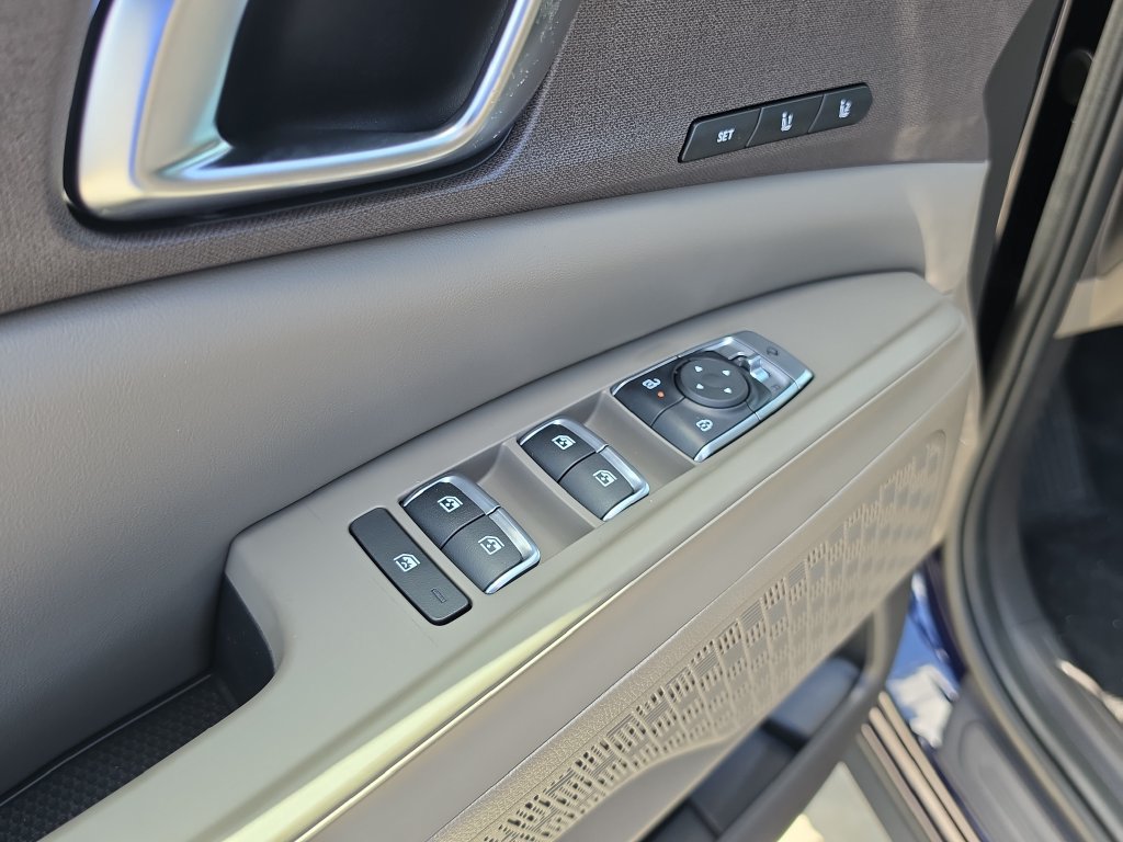 New 2027 Kia Carnival EX FWD image 21