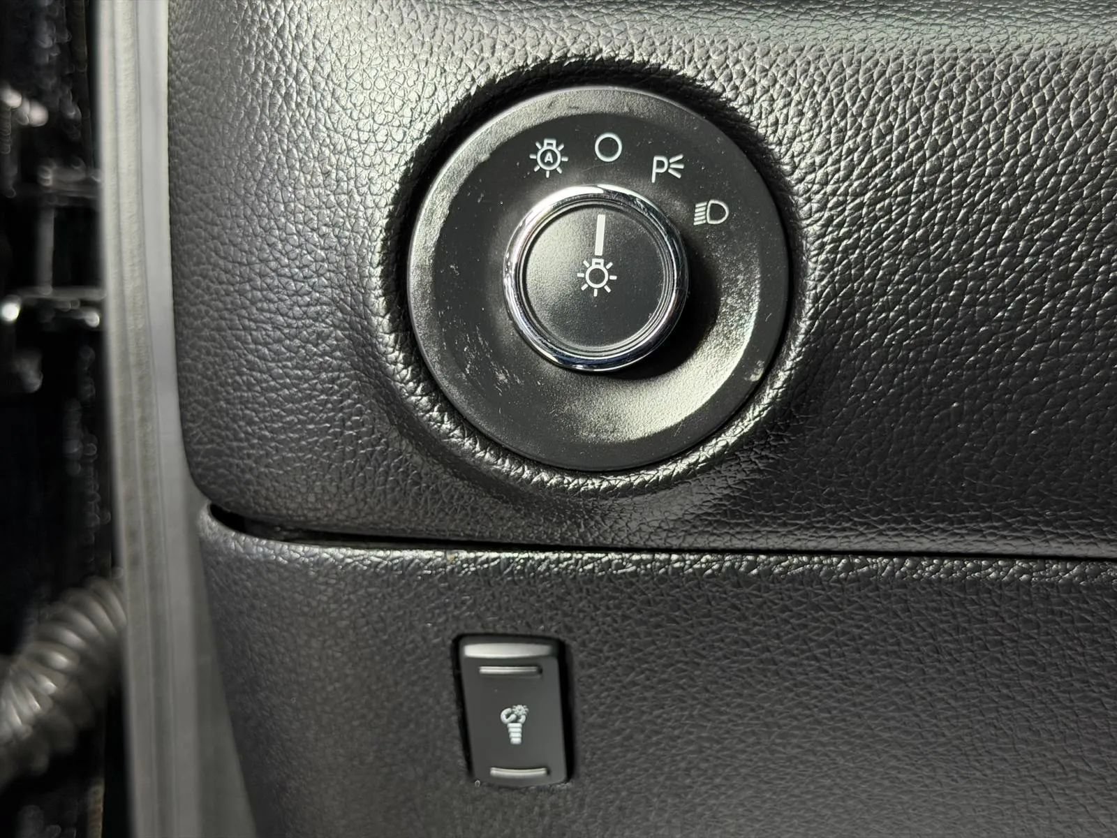 Used 2017 Lincoln Navigator L Select RWD image 33