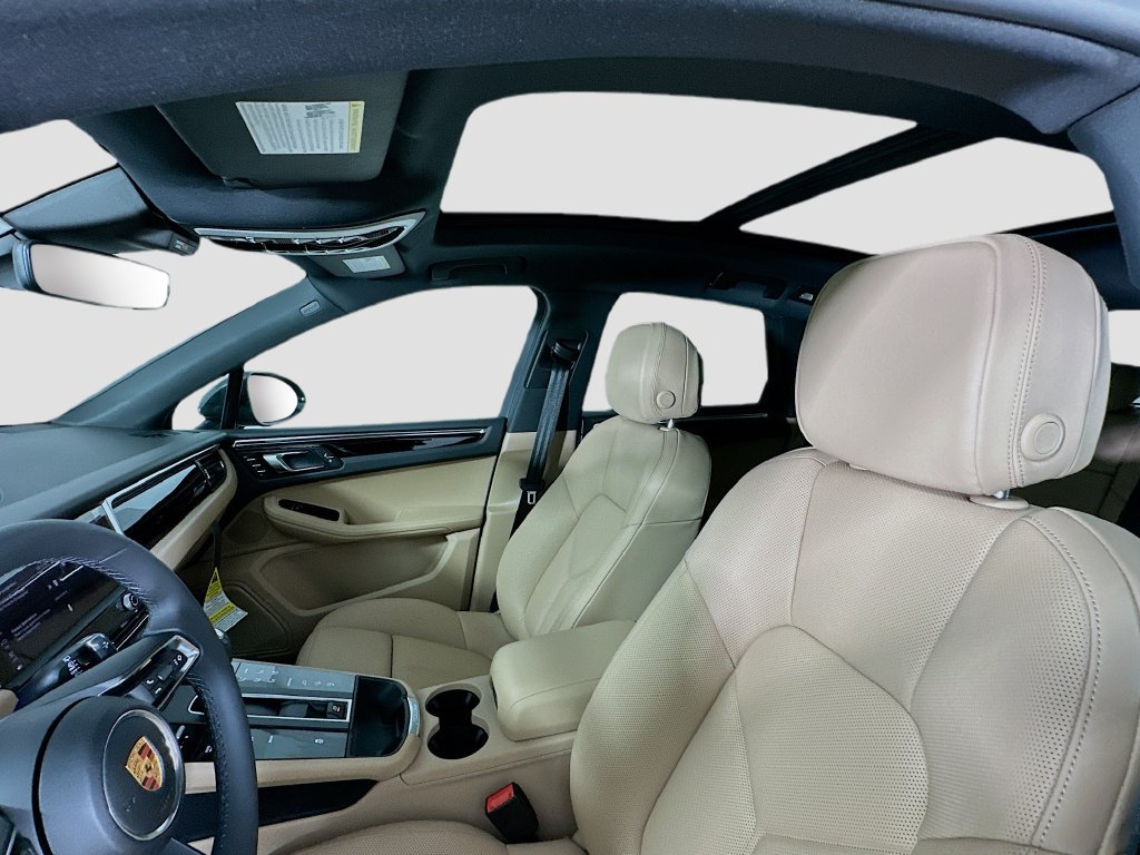 Certified 2026 Porsche Macan AWD/4WD image 14
