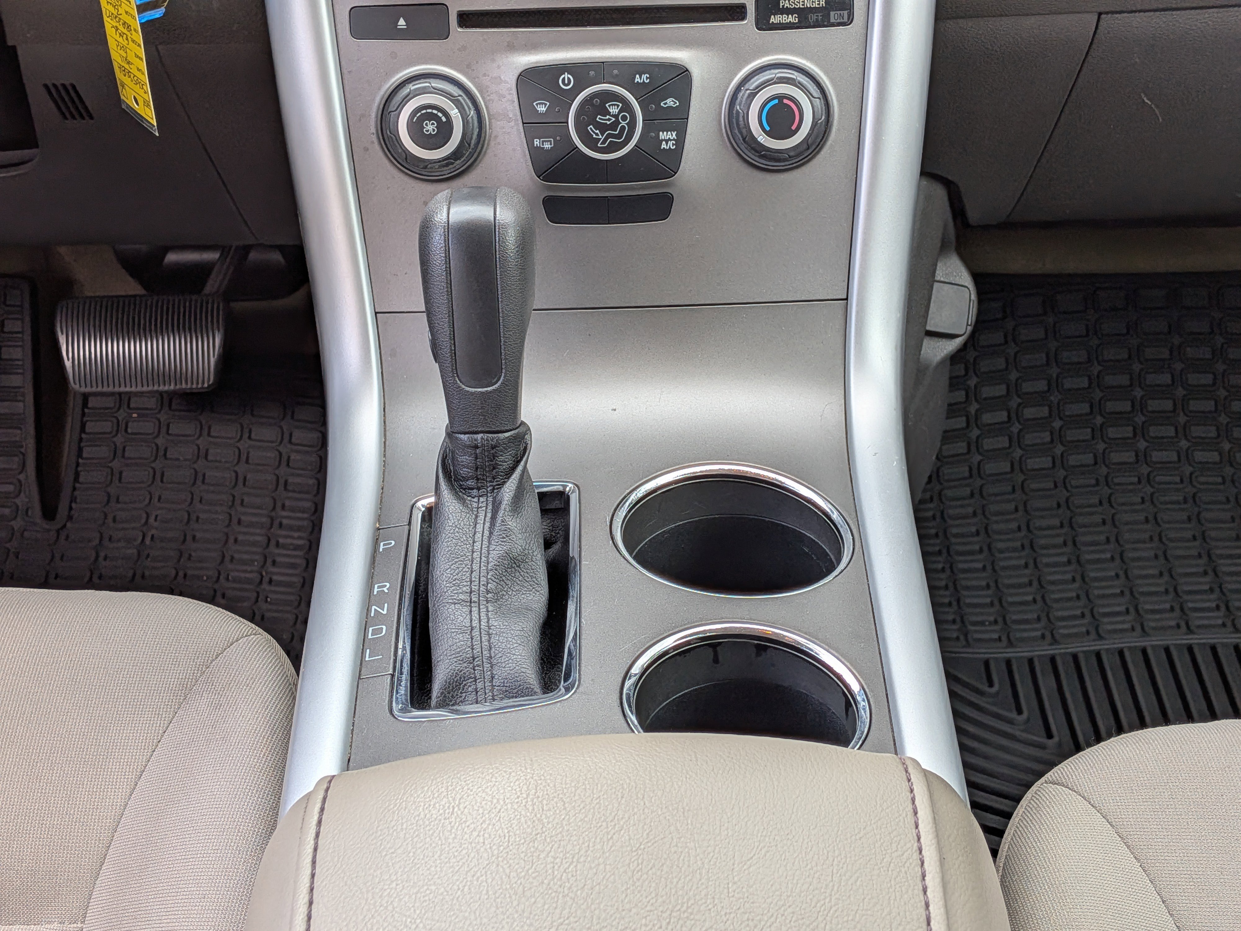 Used 2011 Ford Edge SE image 19