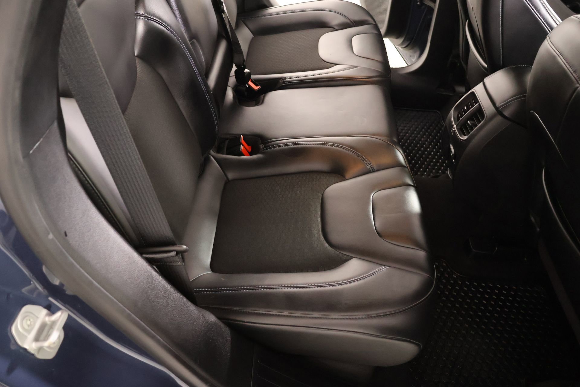 Used 2020 Jeep Cherokee Latitude Plus w/ Cold Weather Group image 14