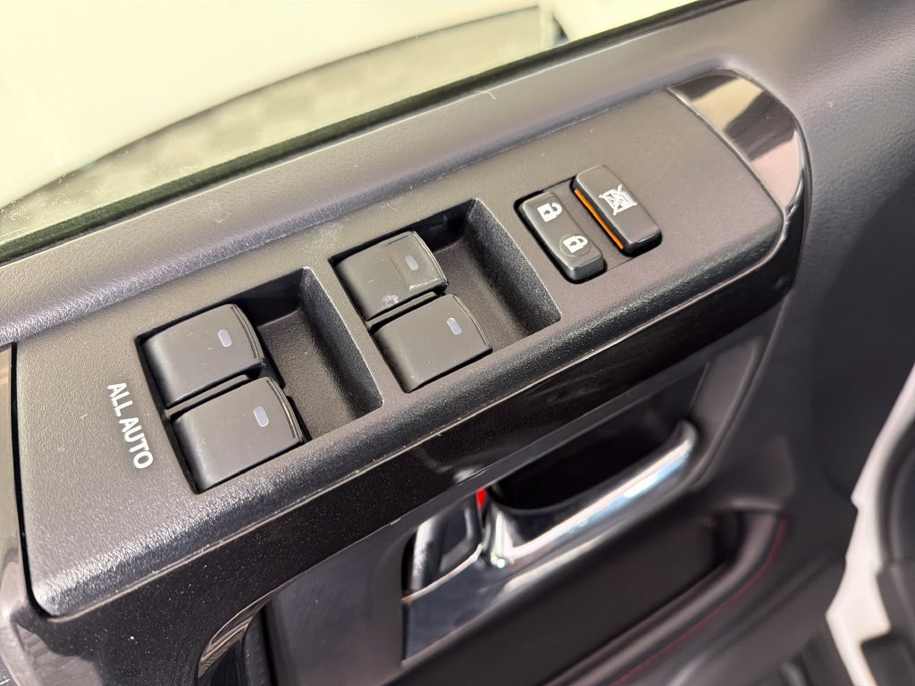 Used 2024 Toyota 4Runner TRD Off-Road Premium AWD/4WD image 17
