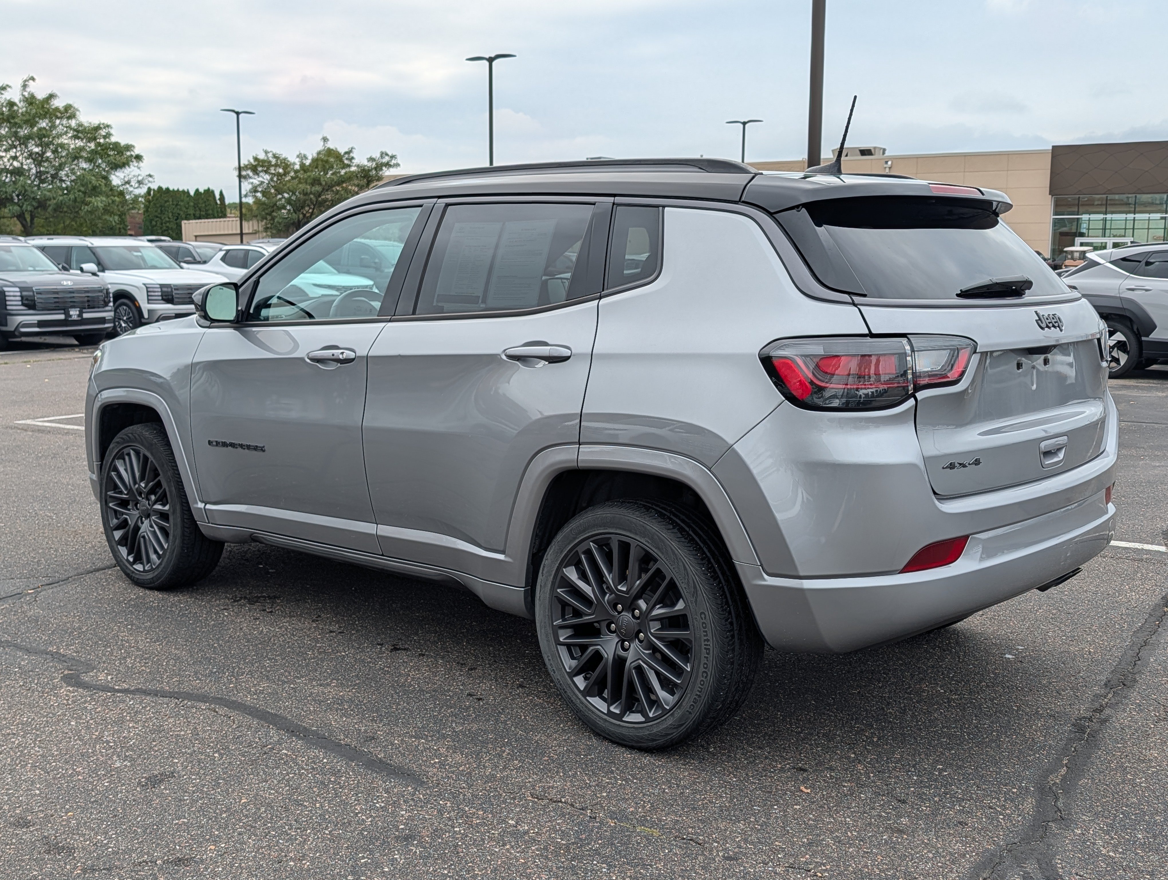 Used 2022 Jeep Compass High Altitude AWD/4WD image 3